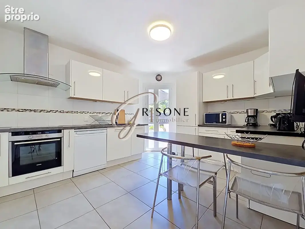 Villa de 260 m² accès direct plage du Cap Nègre à Six-Fours - photo 5
