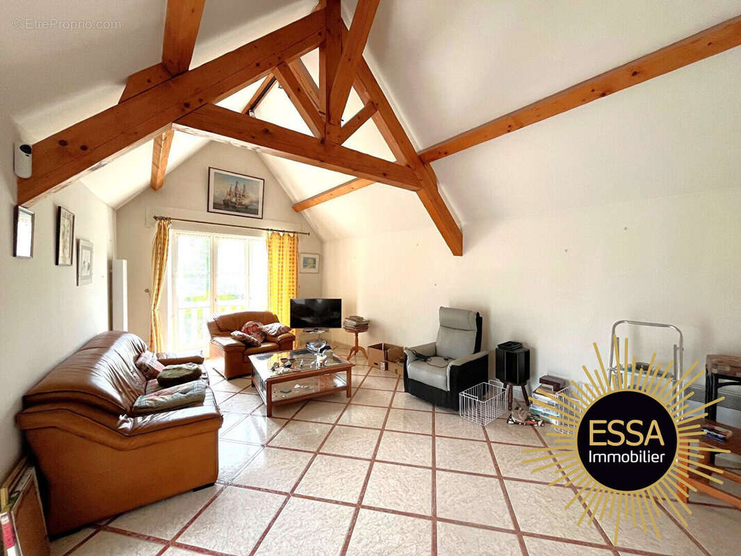 Maison à CRESPIERES