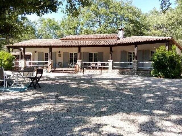 Maison à TOURRETTES