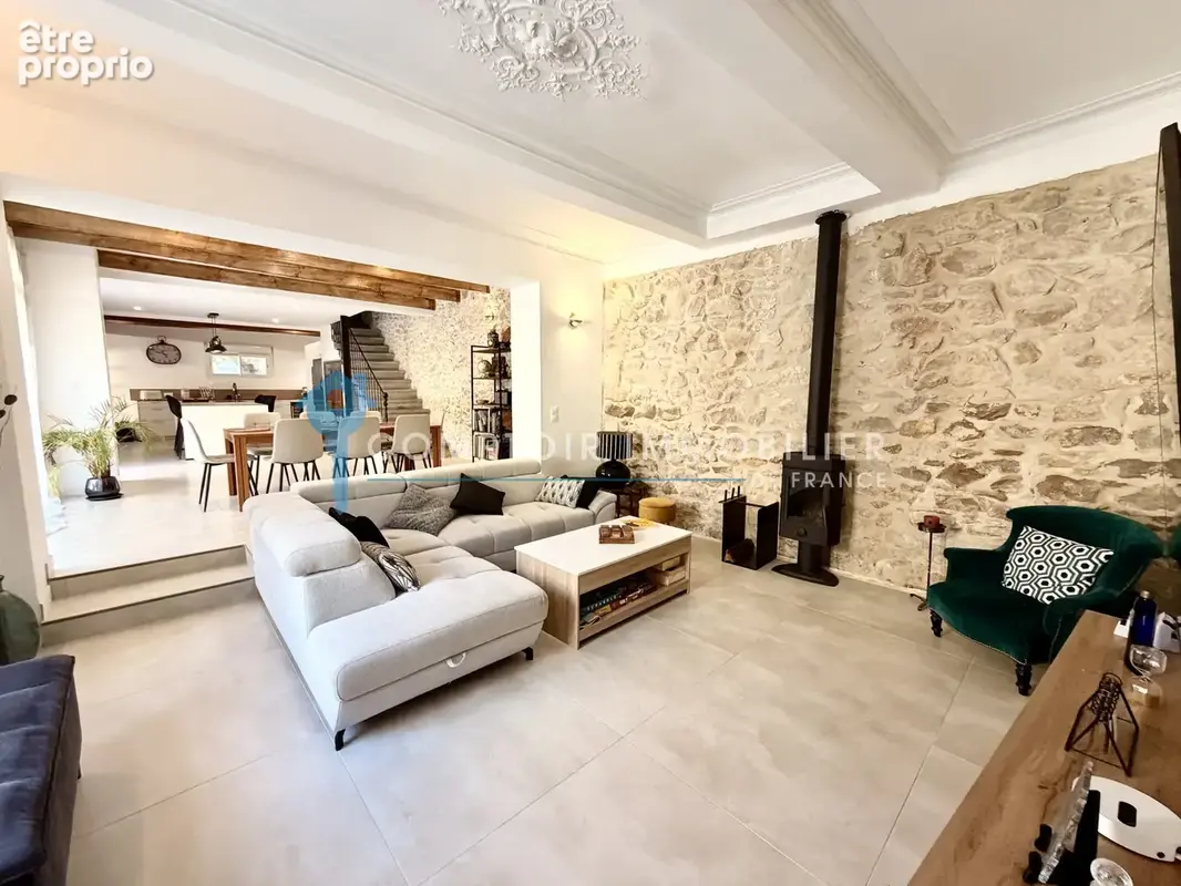 En exclusivité  Pépite et rare A vendre Vergèze, maison vigneronne entièrement rénové 190 m2 environ sur 300 m - photo 6