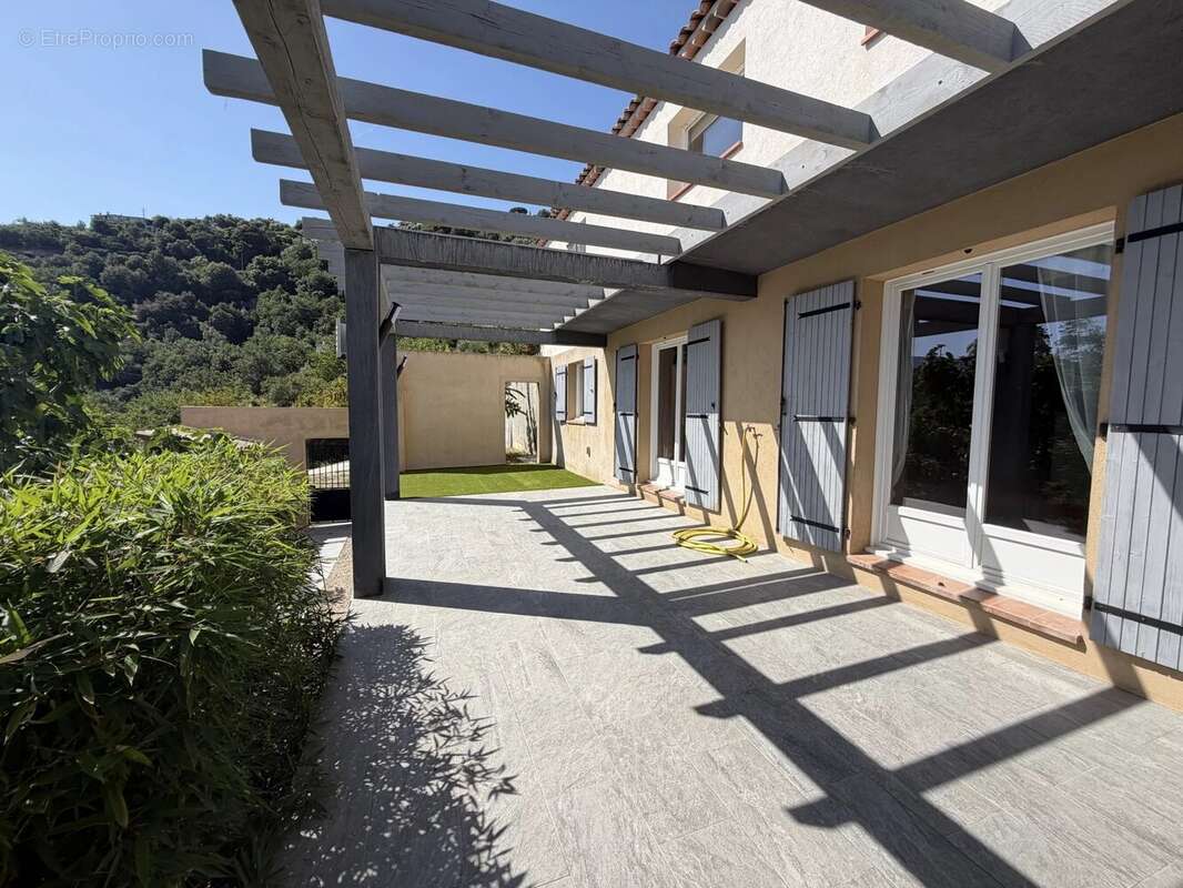 Maison à BERRE-LES-ALPES