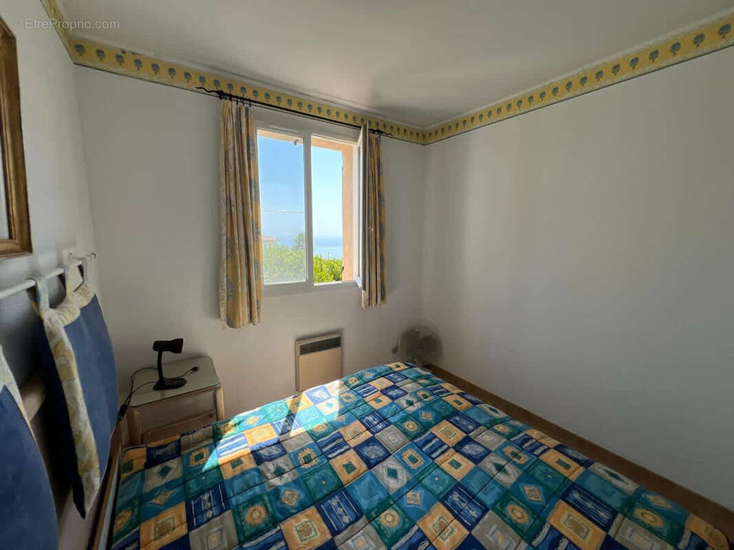 Maison à ROQUEBRUNE-SUR-ARGENS