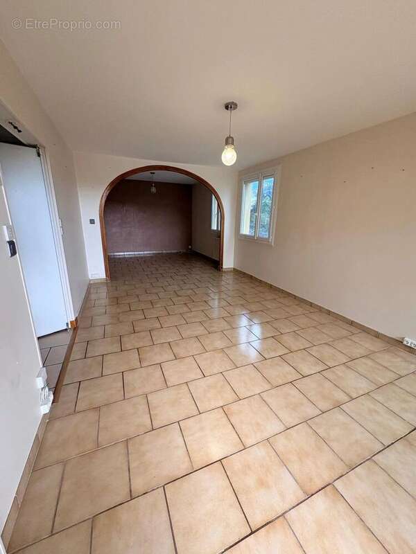 Appartement à GUILHERAND-GRANGES