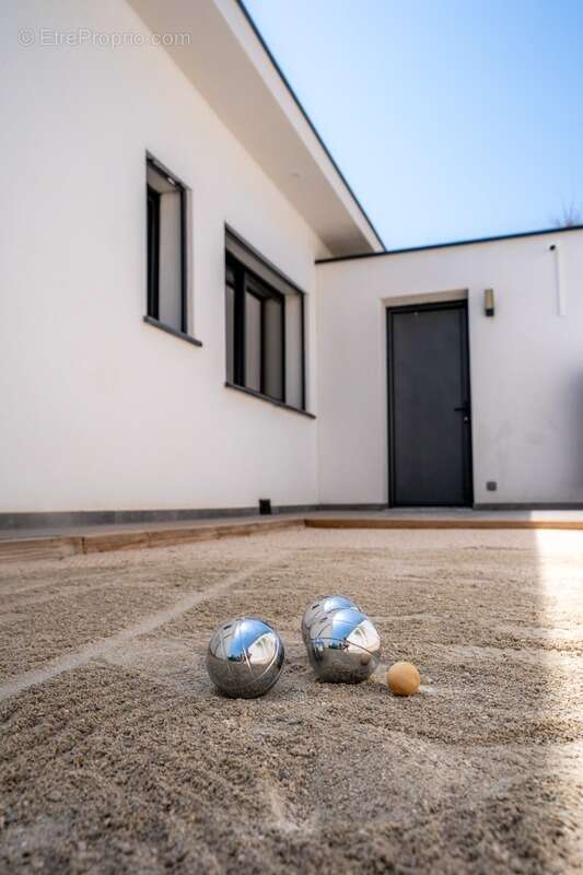 Maison à SOLLIES-TOUCAS