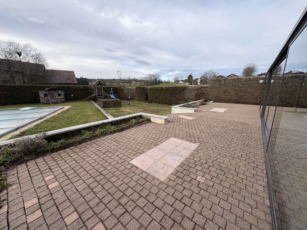 Maison à BIANS-LES-USIERS