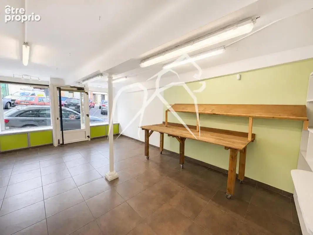 Immeuble — Aumale, place des Marchés - photo 8