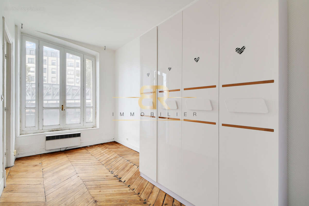 Appartement à PARIS-10E