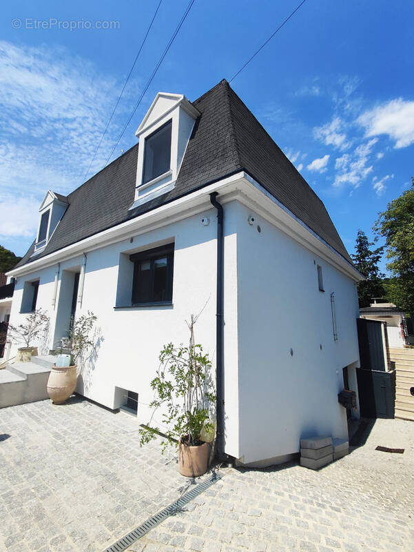 Maison à COUBRON