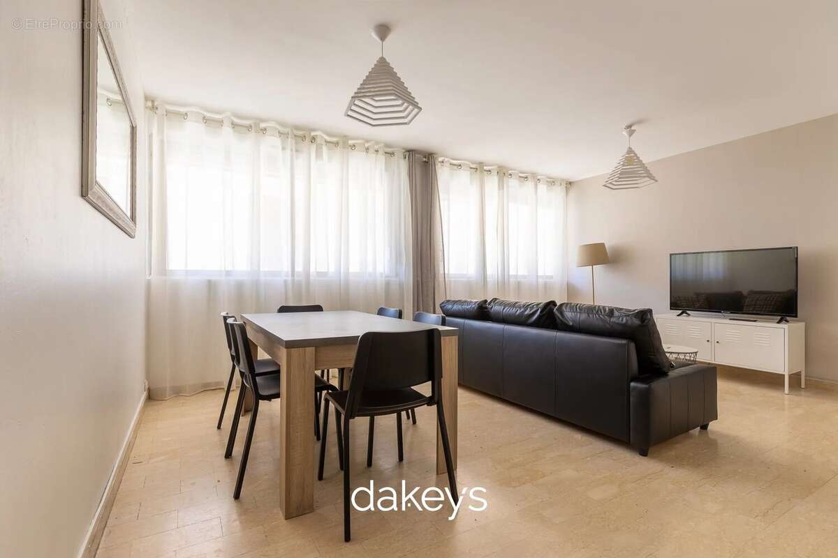 Commerce à MARSEILLE-7E