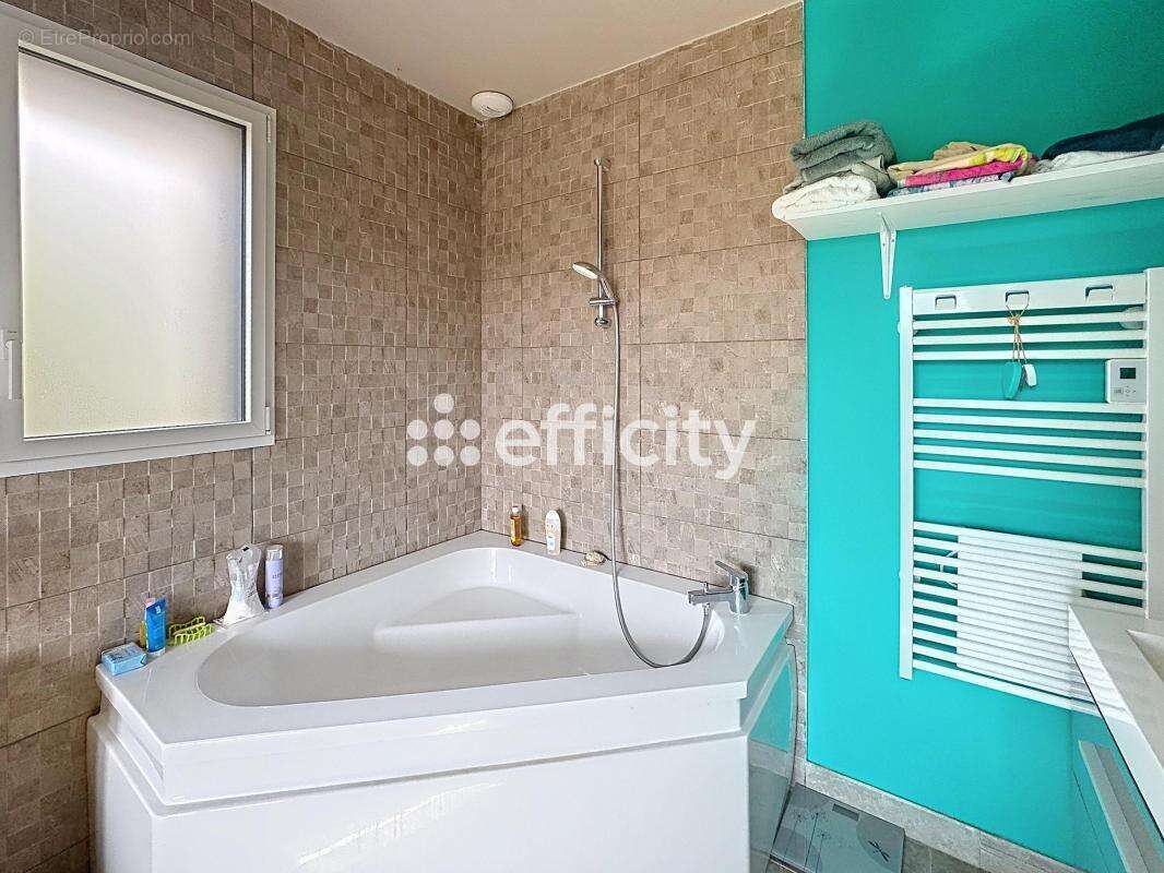 Maison 88 m² à Bellegarde  - photo 8