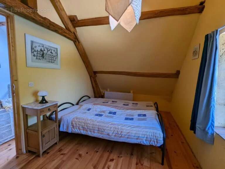 Maison à VICQ-EXEMPLET