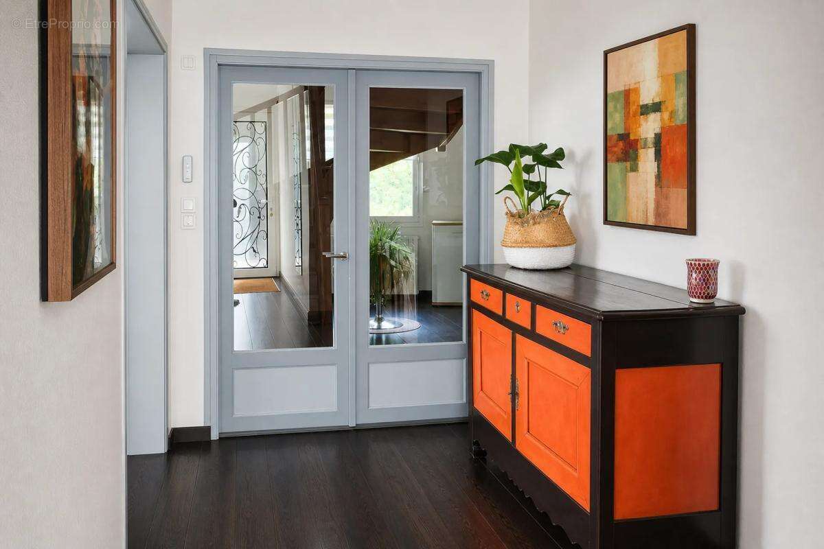 Élégante maison de plus de 200 m² à Axat rénovée avec extérieurs - photo 8