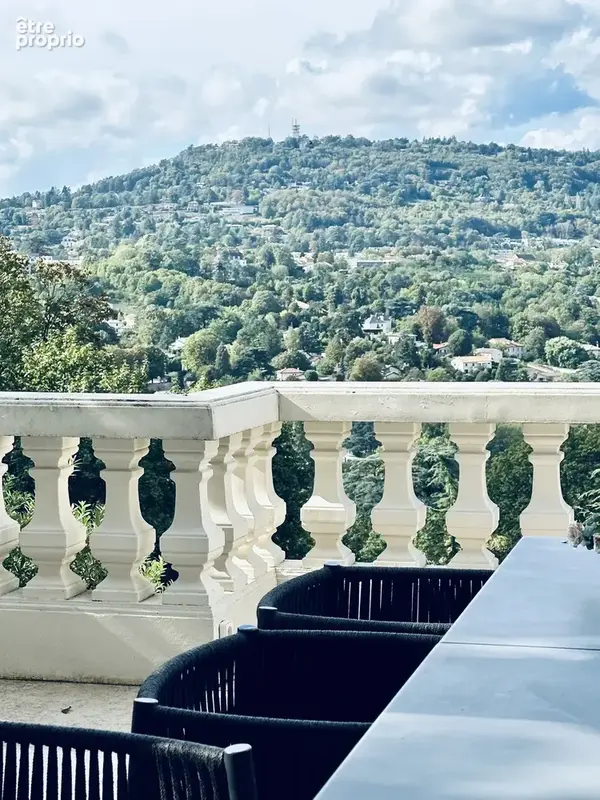 Caluire et Cuire - Le Vernay - Belle propriété de 550 m2 - photo 11