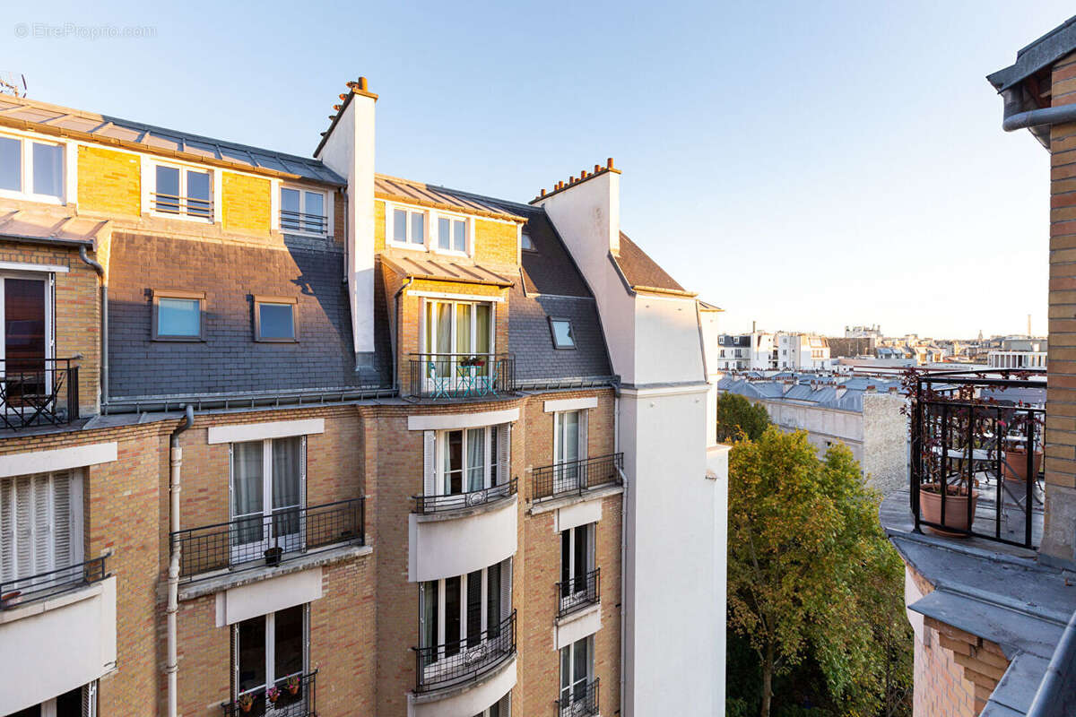 Appartement à PARIS-14E