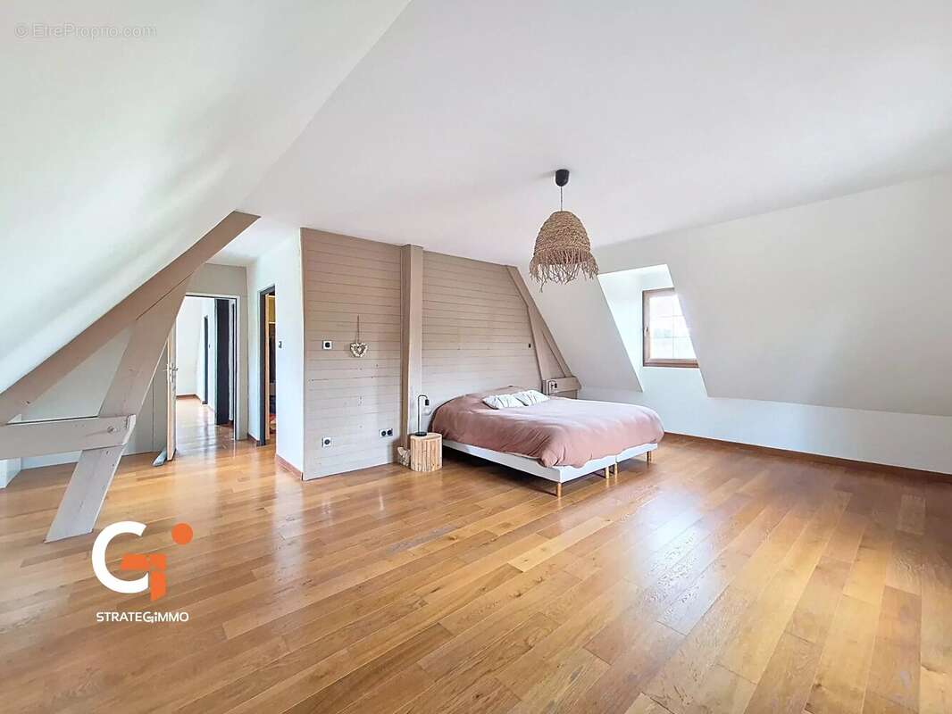 Maison à SAINT-OUEN-DE-THOUBERVILLE