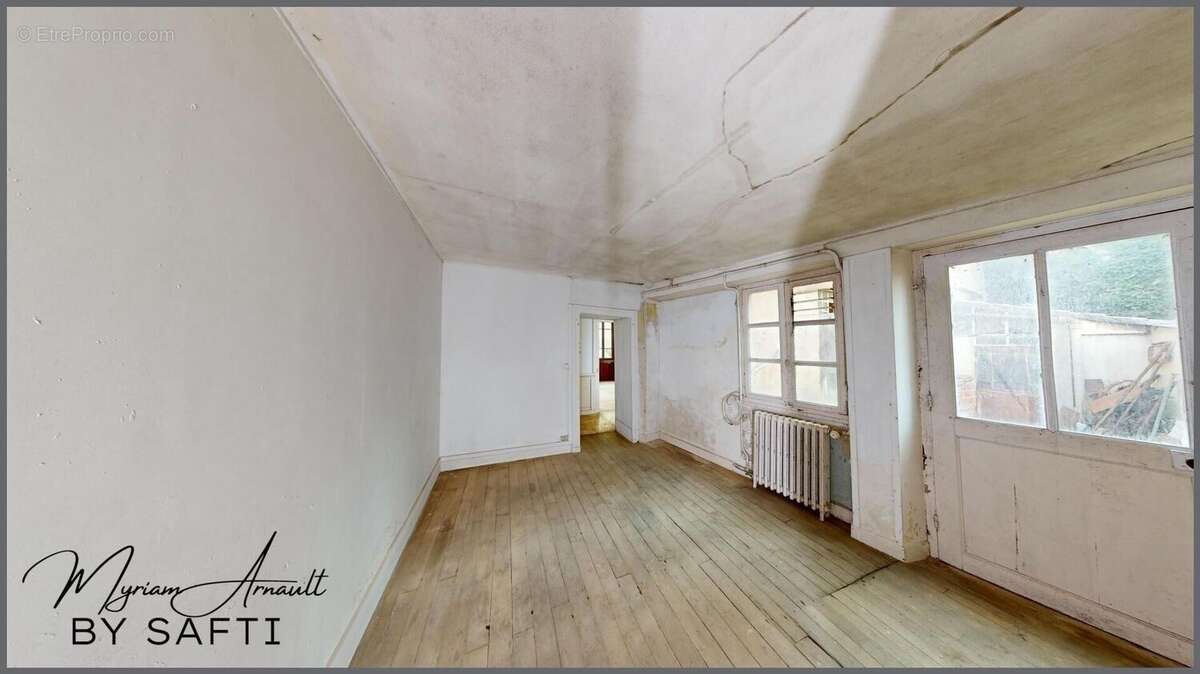 Maison 190 m² à Dun-Le-Palestel  - photo 7