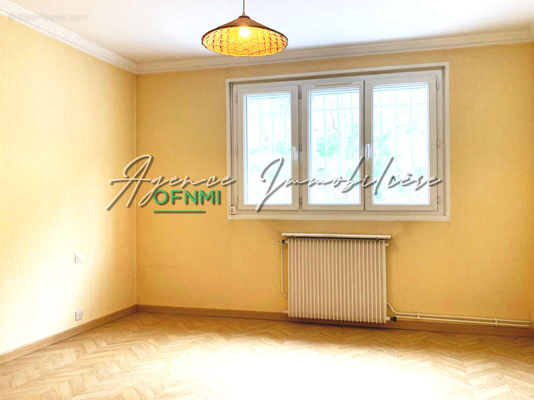 Appartement à UNIEUX