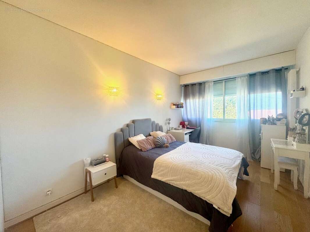 Appartement à VALLAURIS