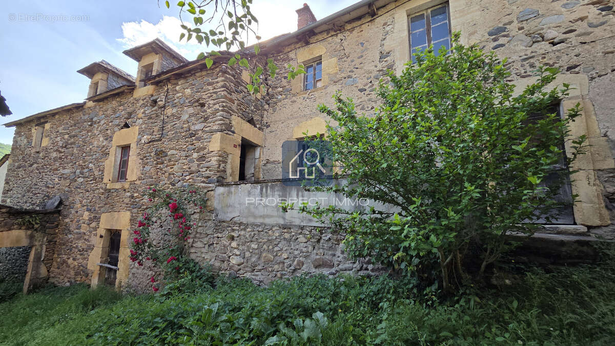 Maison à SAINTE-EULALIE-D'OLT