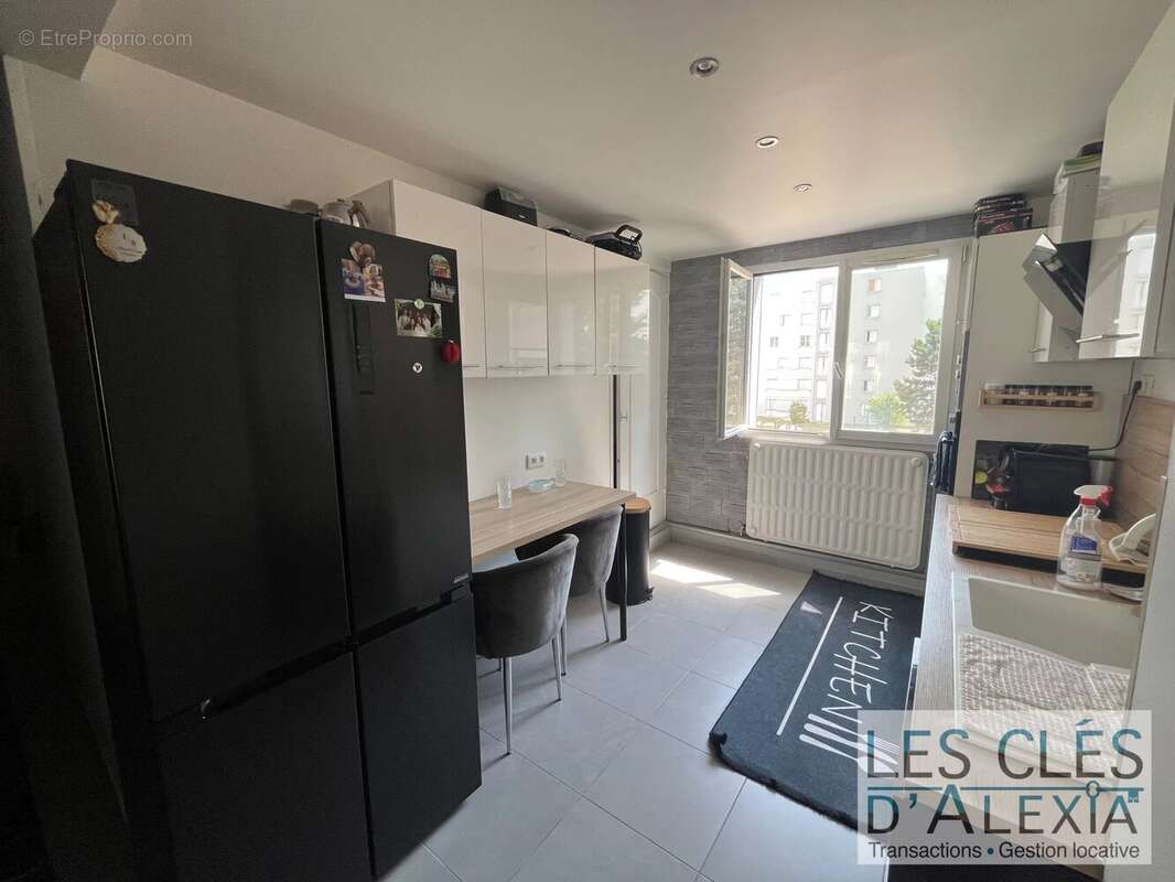 T3 – 61,60 m² – traversant est/ouest – place de stationnement – Vaulx-en-Velin - photo 3