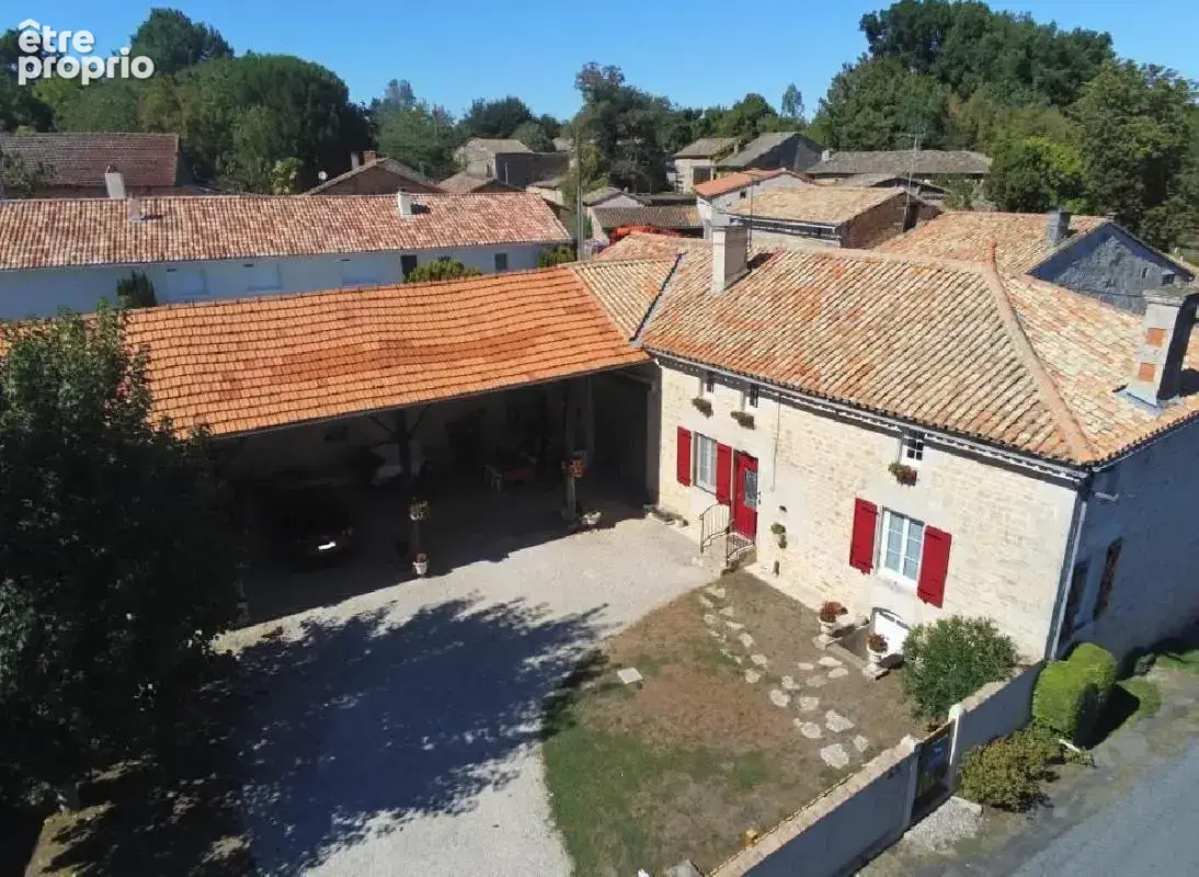 Maison 6 pièces 179 m² à vendre à Villefagnan (16240) - photo 2