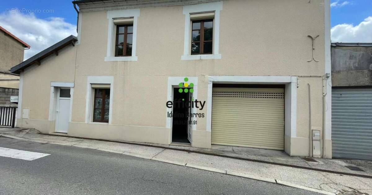 Maison à AIGRE