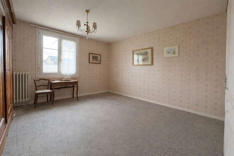 Maison à SAINT-CYR-SUR-LOIRE