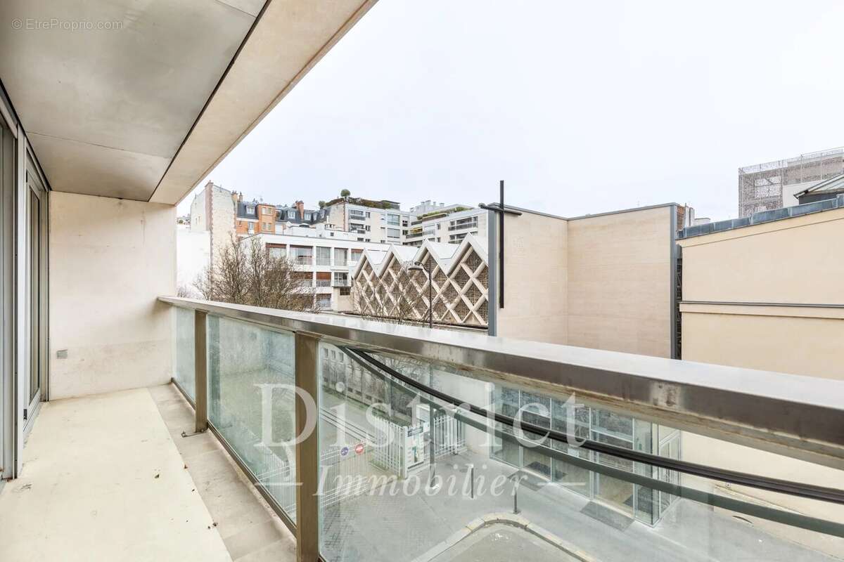 Appartement à PARIS-7E