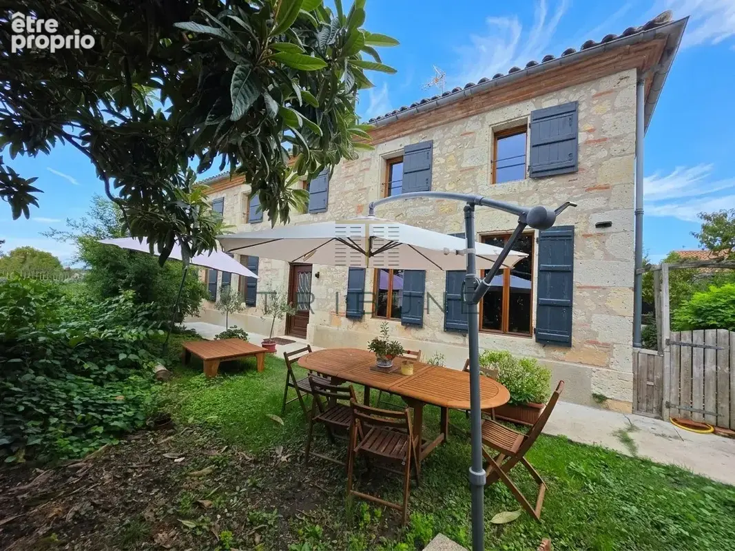 Boé centre ville, maison en pierres de 280m2 avec garage et jardin - photo 16