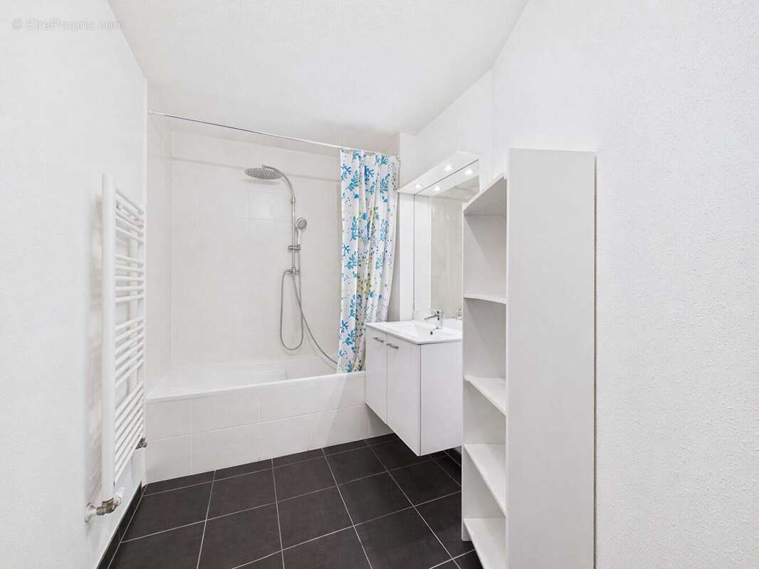 Appartement 3P -  Balcon, cave et garage - photo 8
