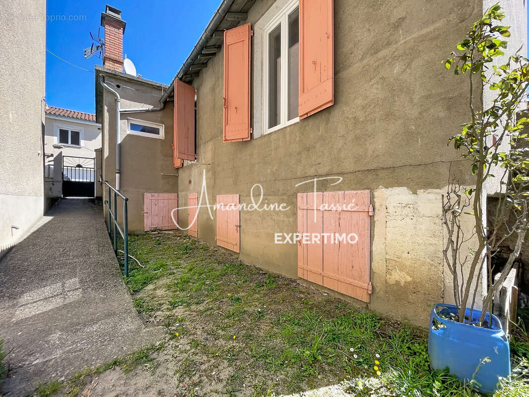 Immeuble de rapport, 3 appartements et sa maison   Centre-ville de Millau - photo 27