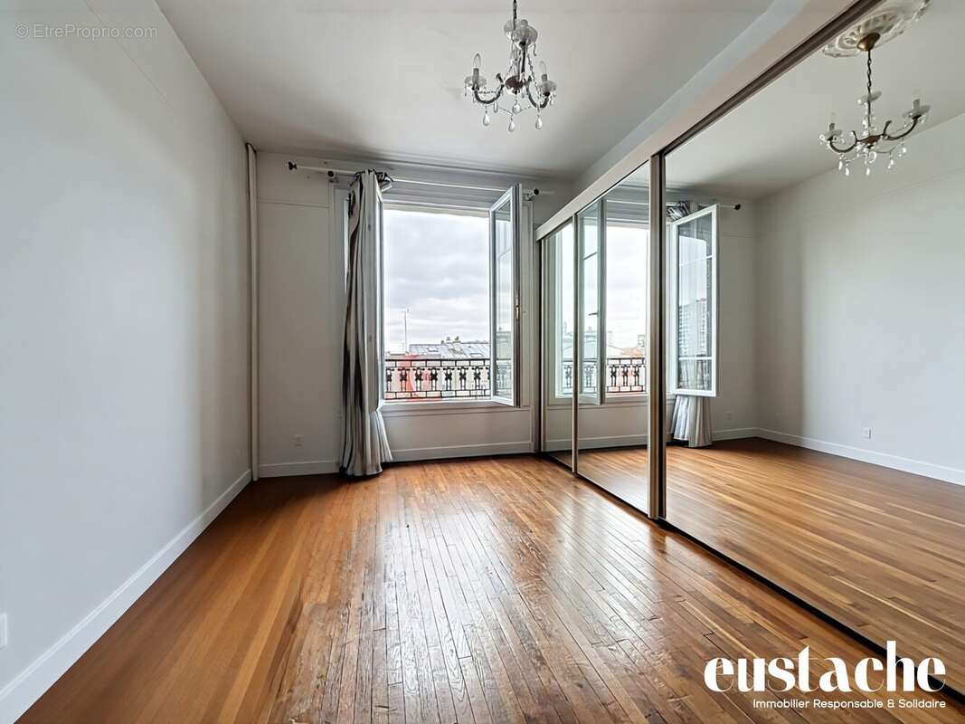 Appartement à LES LILAS