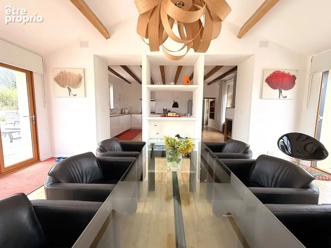 Exceptionnelle maison en pierre rénovée avec quatre chambres et piscine chauffée - photo 9