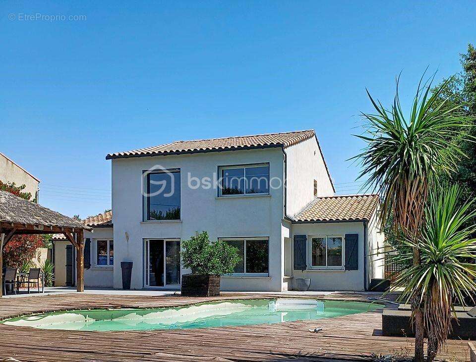 Villa familiale de 195 m² – piscine – double garage - photo 2