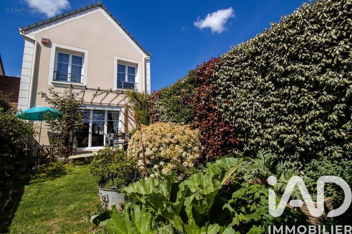 Photo 1 - Maison à GUIGNES