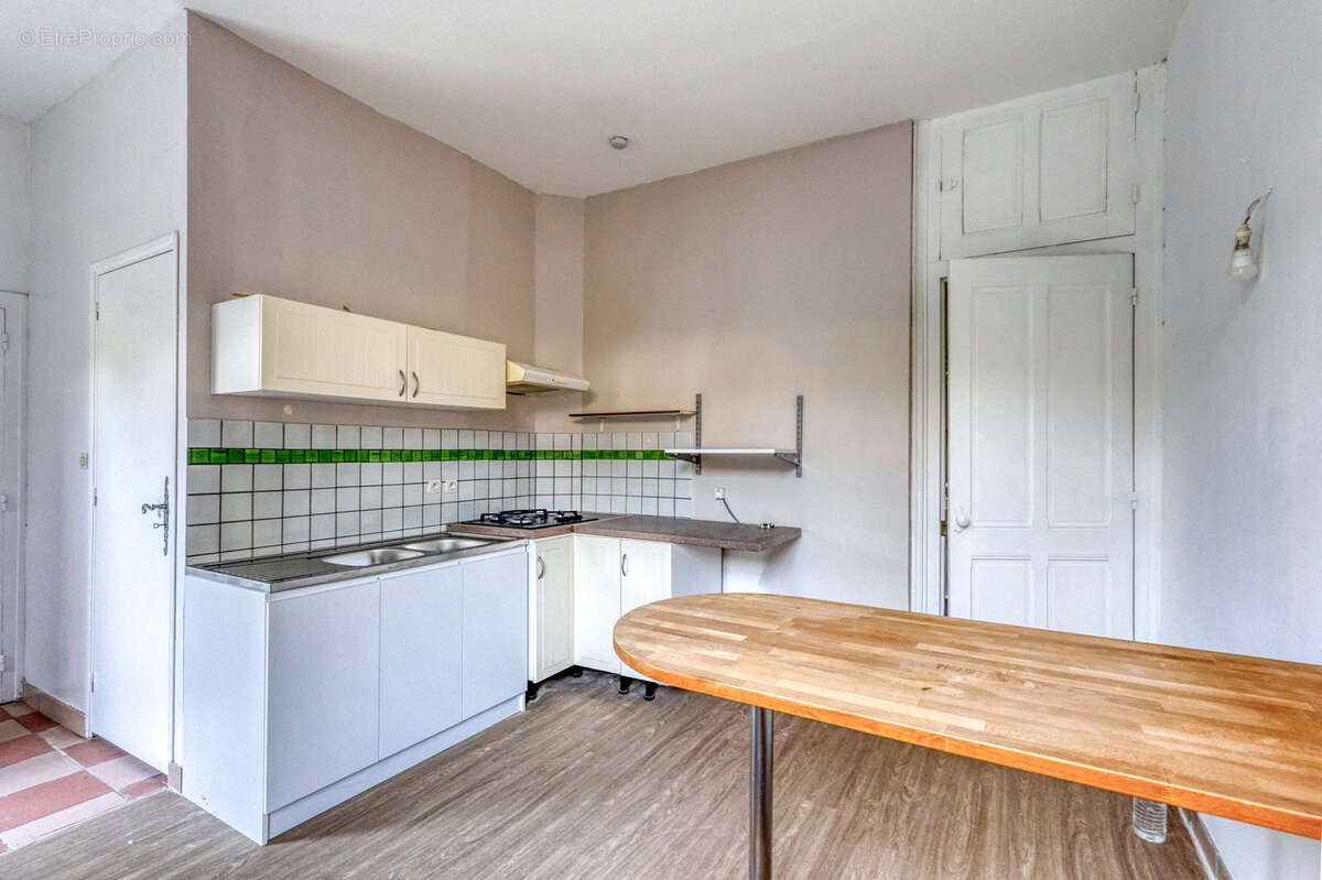 Appartement à SAINT-NAZAIRE-LES-EYMES