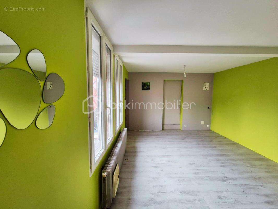 EXCLUSIVITÉ à vendre Maison 111 m² Terrain clos de 1 629 m², deux Dépendances et Garage – Gros potentiel à personnaliser - photo 11