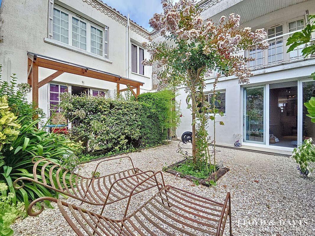 Maison à TALMONT-SUR-GIRONDE