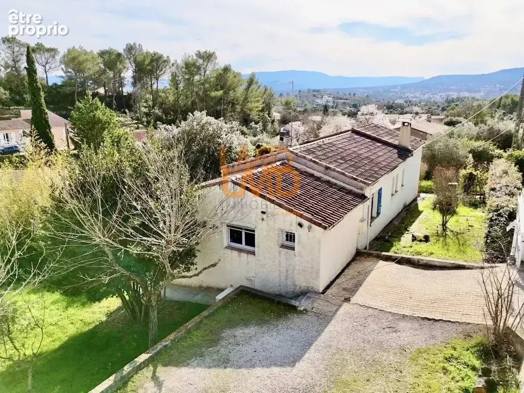 Saint Maximin: Maison T4 127m2 terrain 1000m2 - photo 2