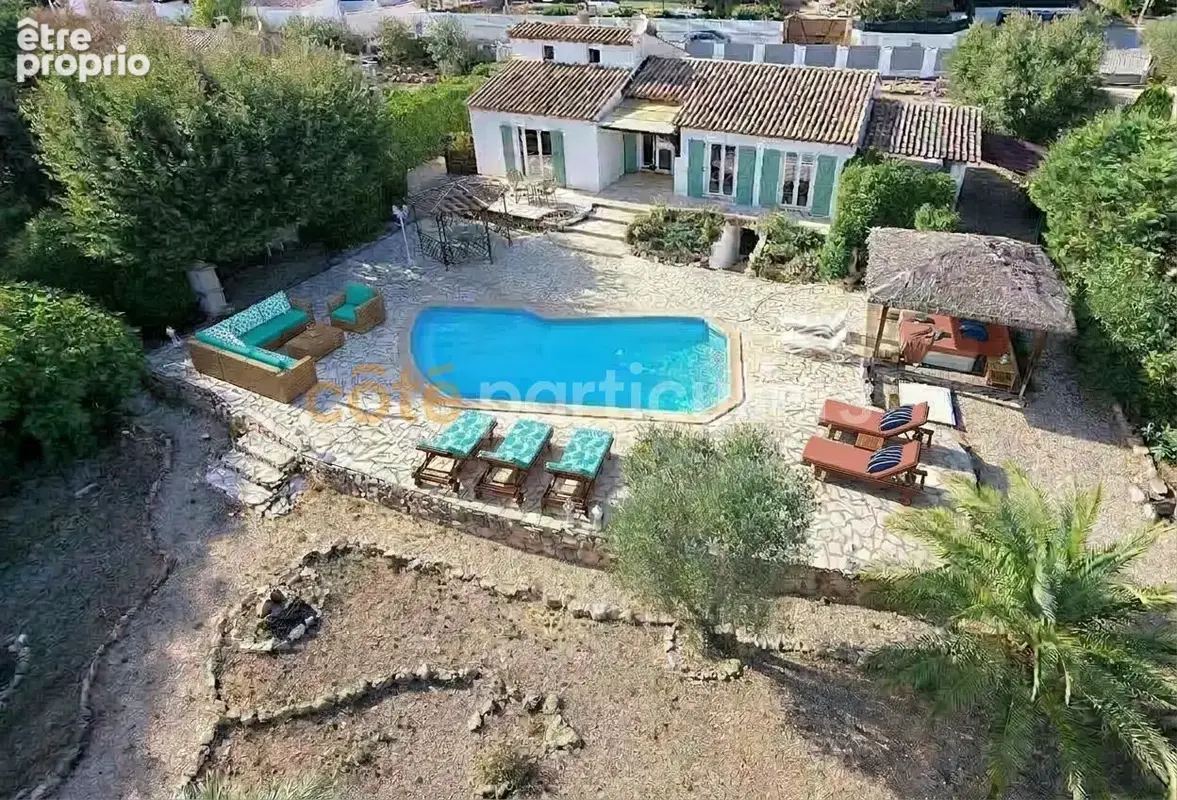 Maison à ROQUEBRUNE-SUR-ARGENS