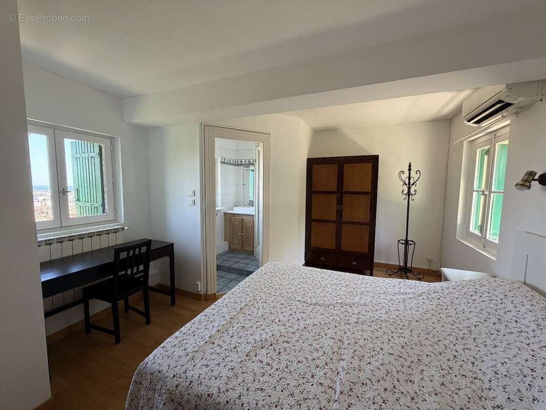 Maison de 98.56 m² sur un terrain de 673 m² avec vue panoramique et piscine. - photo 12