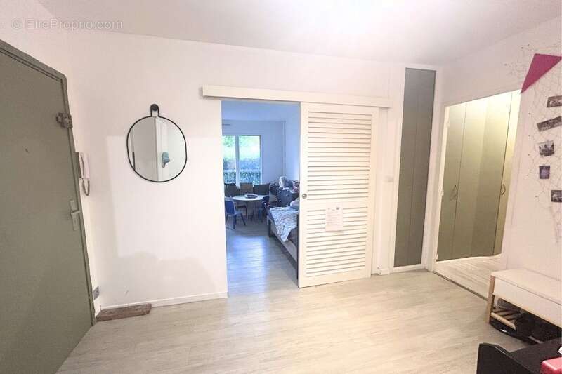 Appartement à vendre 5 pièces - Rez de jardin - CALME - PARKINGS - PROCHE DES COMMODITES - photo 3