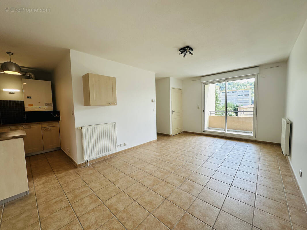Appartement à BRIVES-CHARENSAC