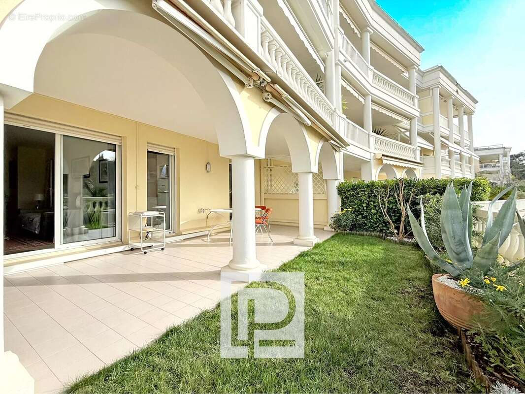 Appartement à MANDELIEU-LA-NAPOULE