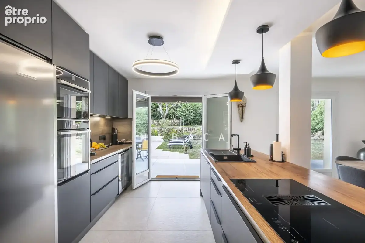 Maison 176 m² à Mouans-Sartoux  - photo 4