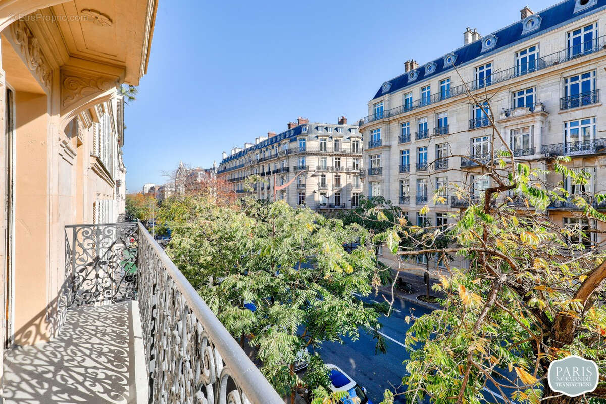 Appartement à PARIS-17E