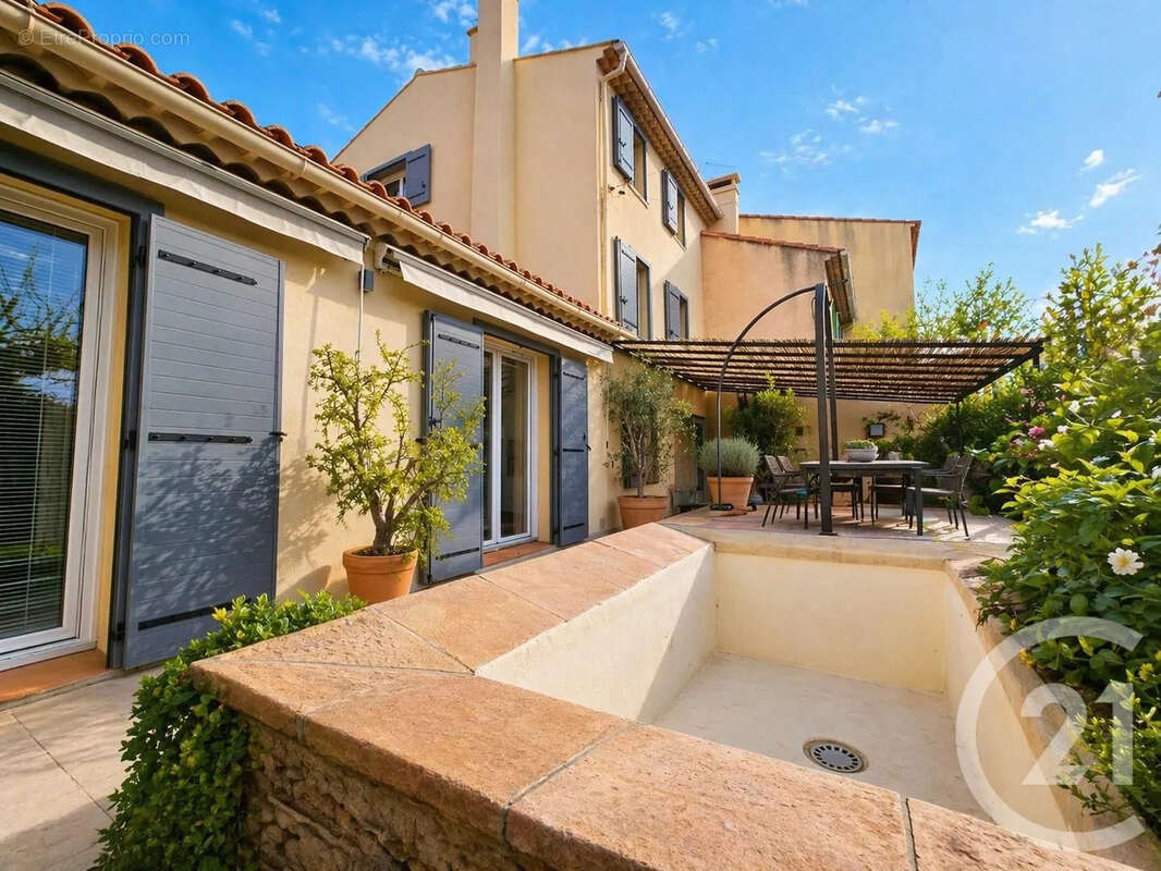 Maison à SIX-FOURS-LES-PLAGES