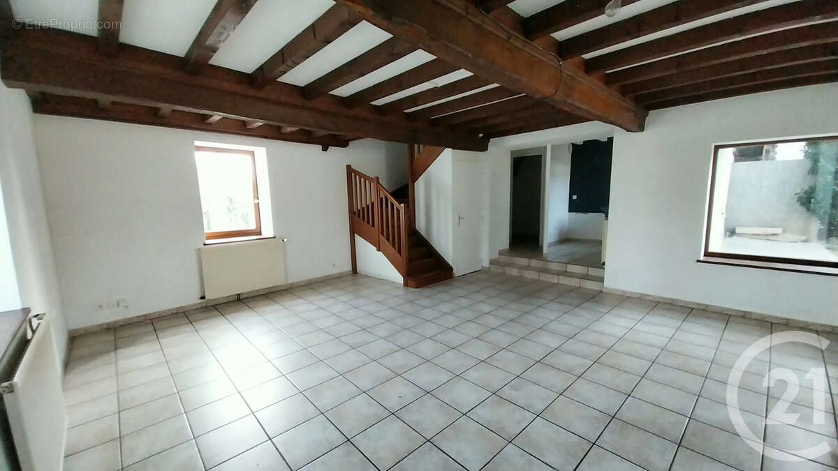 Maison 92 m² à Chaleins  - photo 2