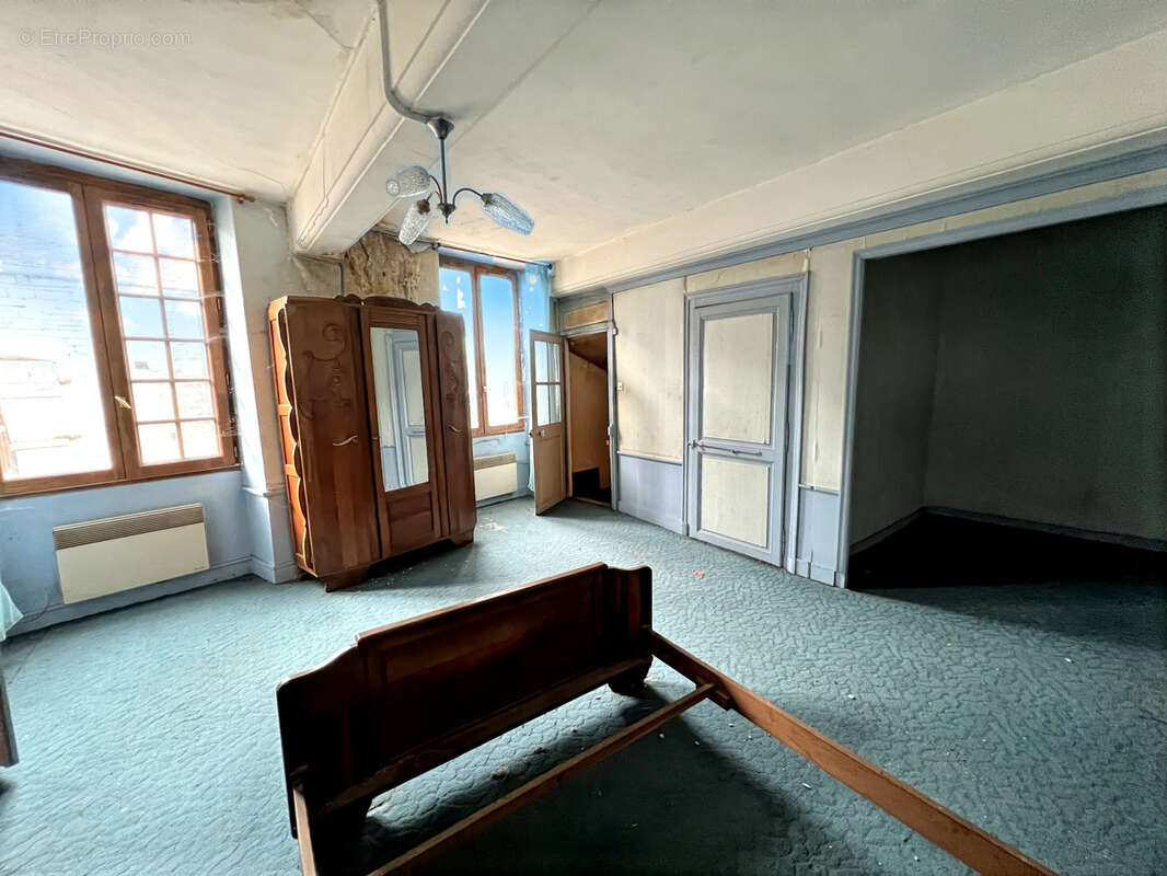 Maison à LES RICEYS