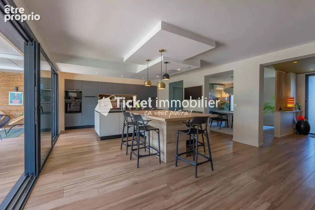 Villa 7 pièces de 304,16m2 avec piscine, carport hors couloir aérien - photo 18